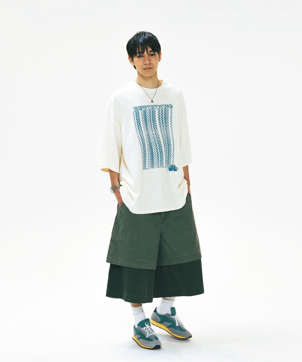 落肩圖像Tee Slinky Graphic Half Tee