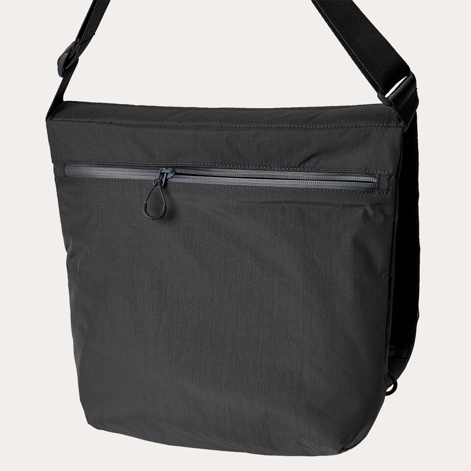 機能斜背包 DIM Cross Bag