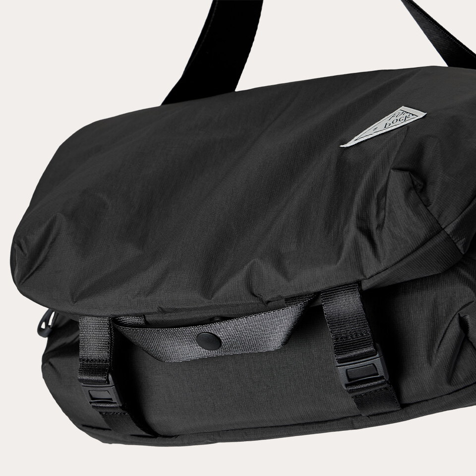 機能斜背包 DIM Cross Bag
