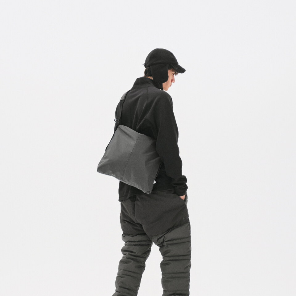 機能側背包 City Utility Shoulder Bag