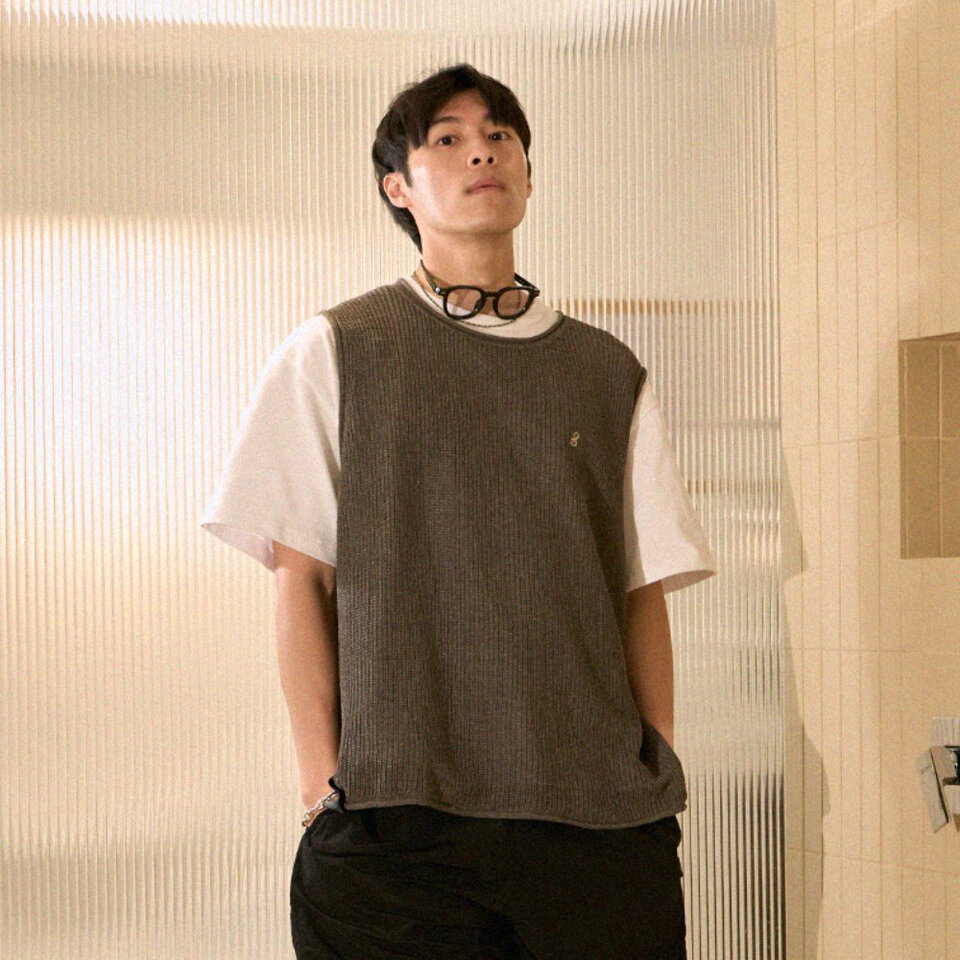 刺繡粗針織背心 LYOCELL KNIT VEST