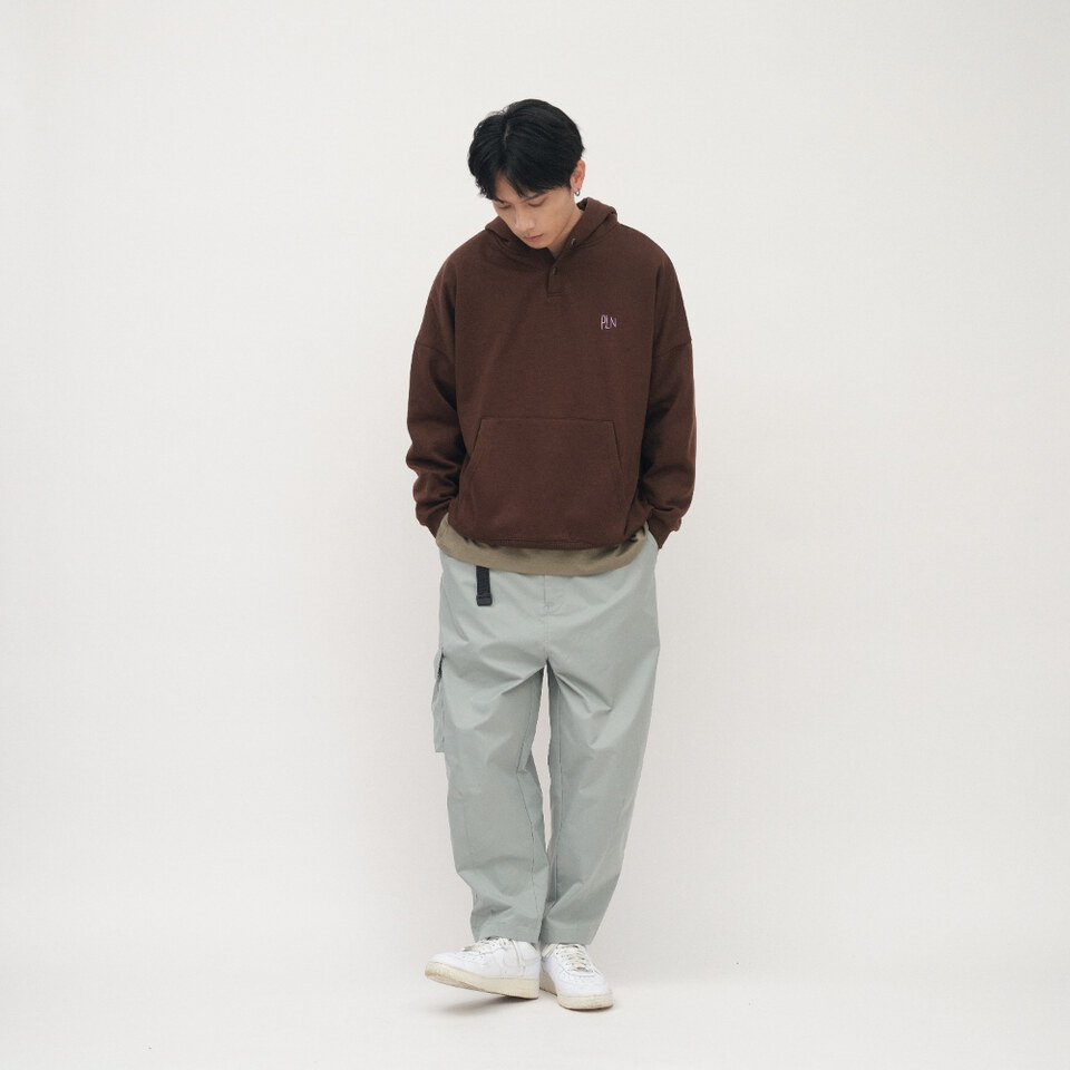 釦領半開襟帽TEE
