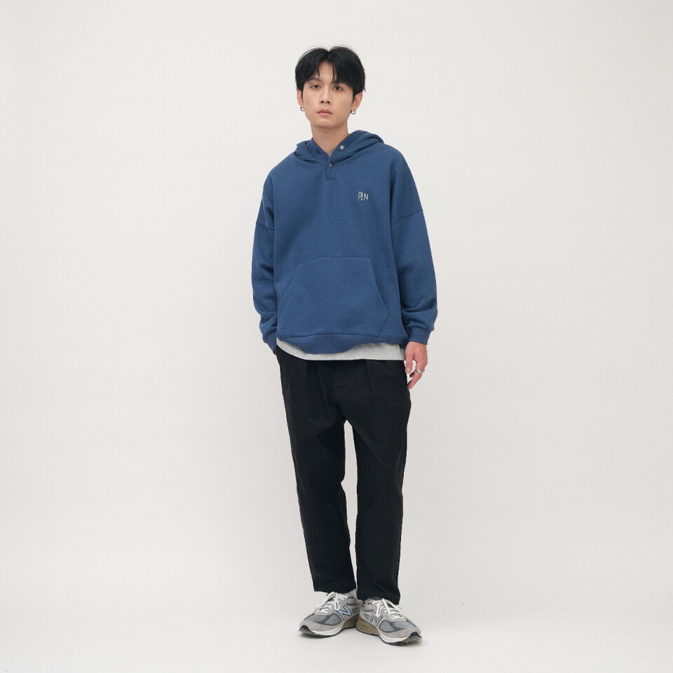 釦領半開襟帽TEE