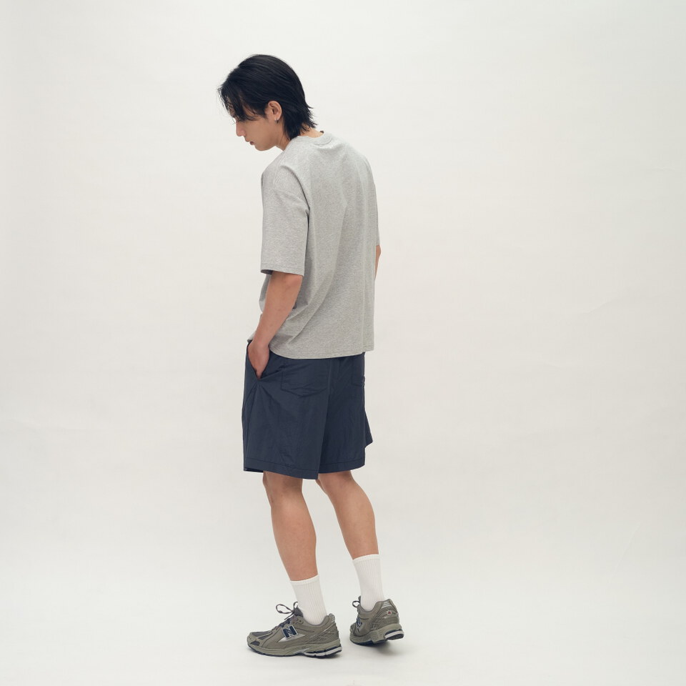 Timelly輕薄剪裁短褲