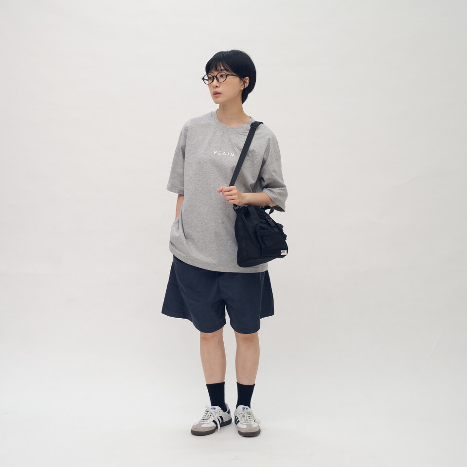 Timelly輕薄剪裁短褲