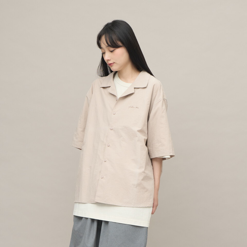 防潑水開領刺繡短袖襯衫