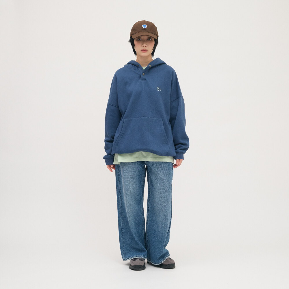 釦領半開襟帽TEE