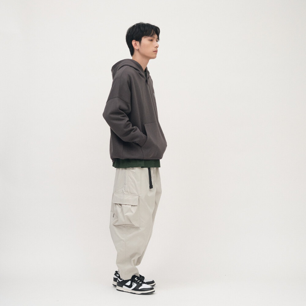 釦領半開襟帽TEE