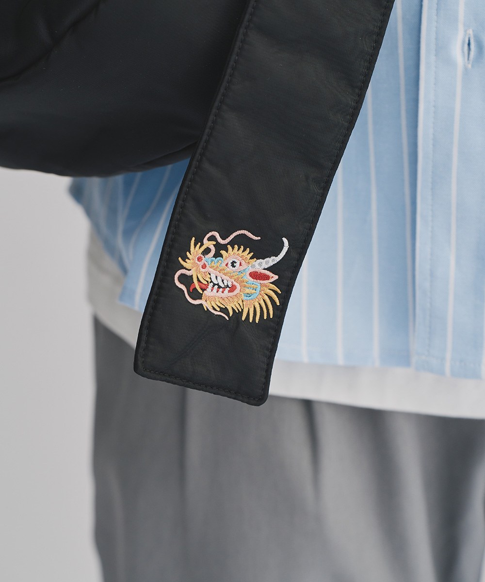 龍年刺繡鋪棉中型半月包
