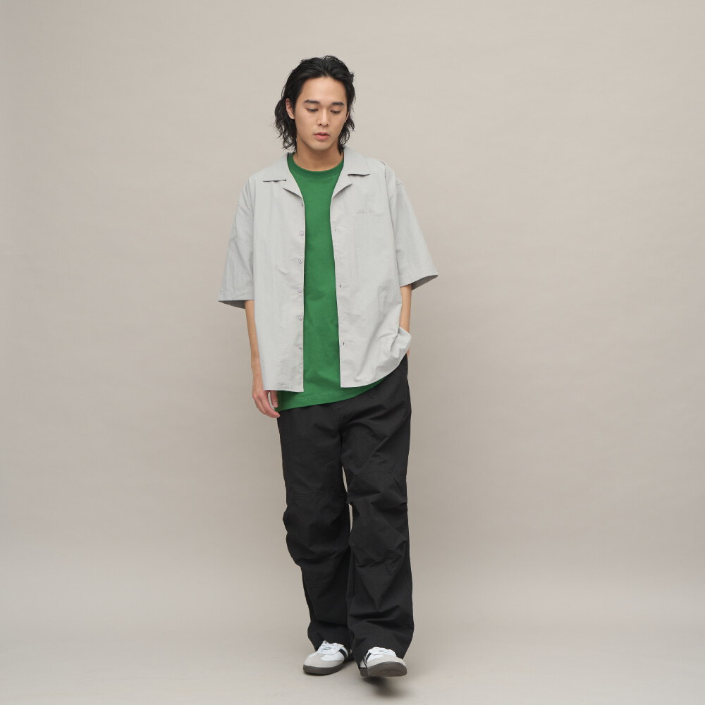 防潑水開領刺繡短袖襯衫