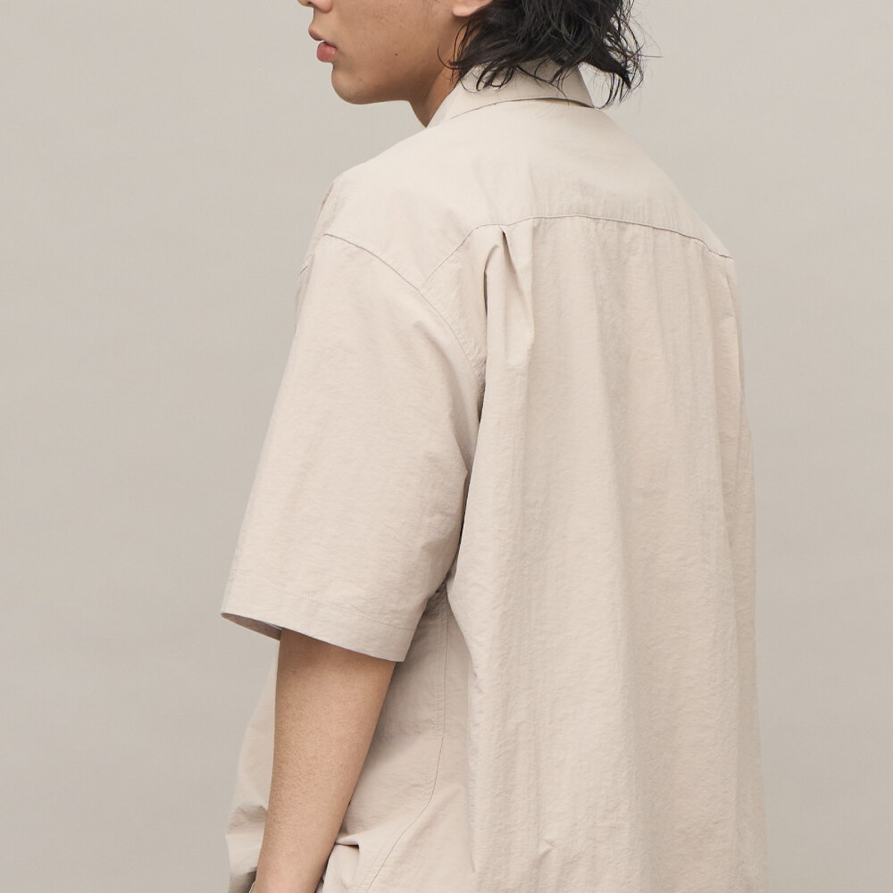 防潑水開領刺繡短袖襯衫