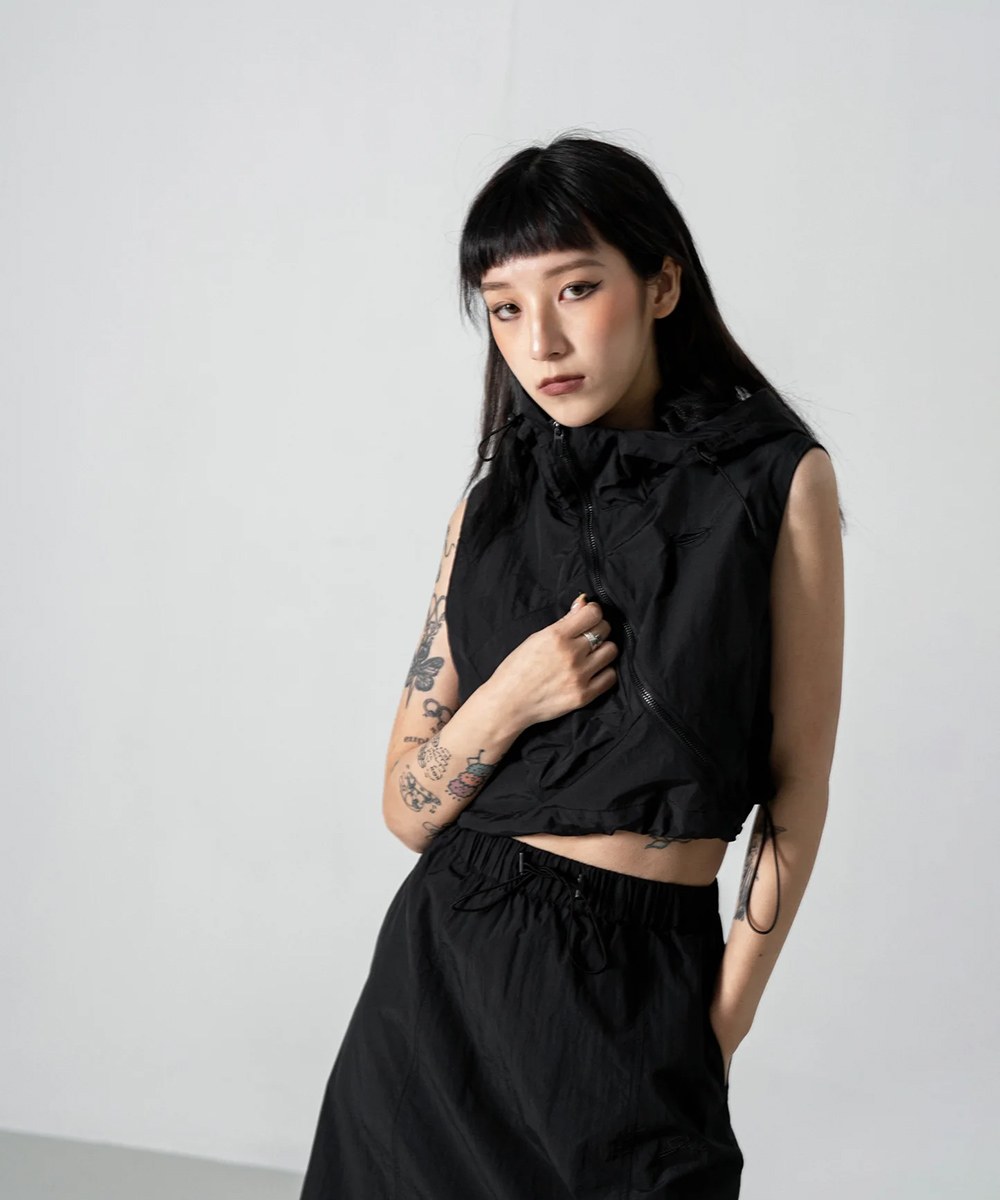 連帽拉鍊背心 DIAGONAL ZIPPER VEST